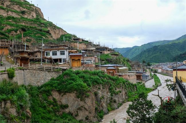 甘南被忽略的小村庄古老奇特的藏族山寨还是看日出的好地k1体育在线登录方(图2)